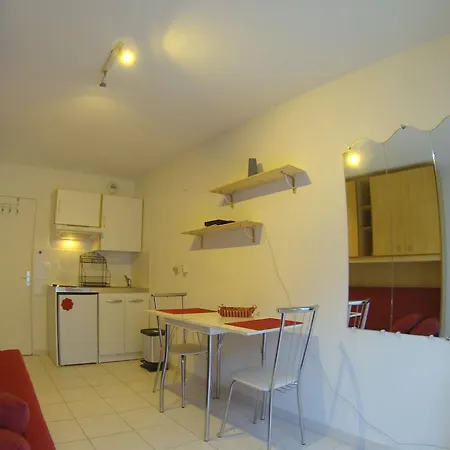 Studios Villa Palatine Босолей